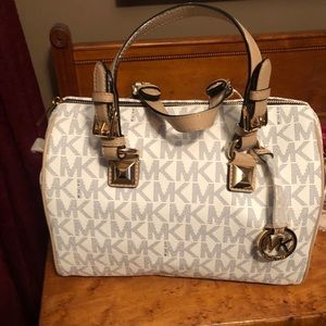 Women’s Michael Kors bag